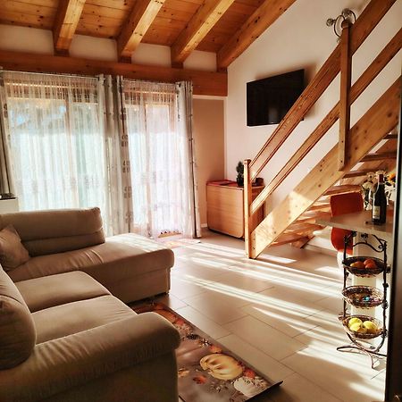 La Villa Gialla อาออสตา ภายนอก รูปภาพ