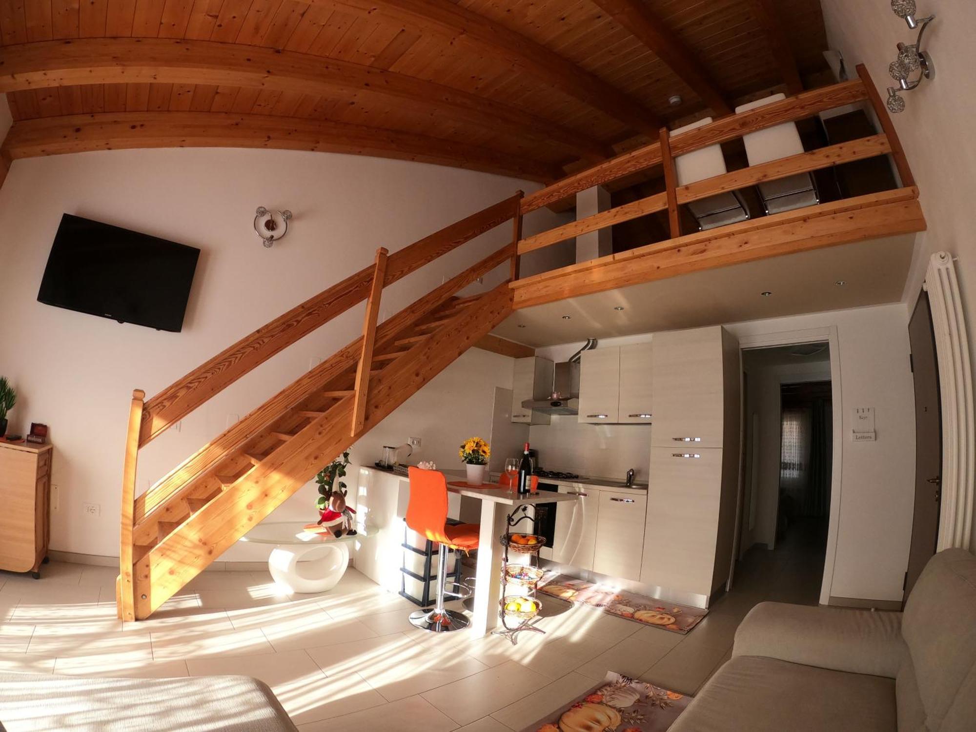 La Villa Gialla อาออสตา ภายนอก รูปภาพ